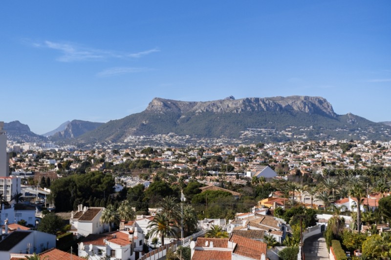 Apartamento con vistas al mar en venta, unicado a tan solo unos pasos de la Cala de La Calalga, Calpe! 